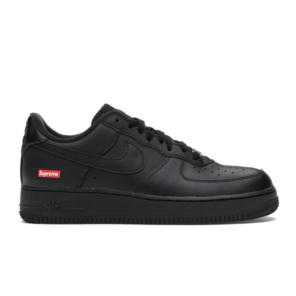 Wide space Air Force 1 Black Supreme