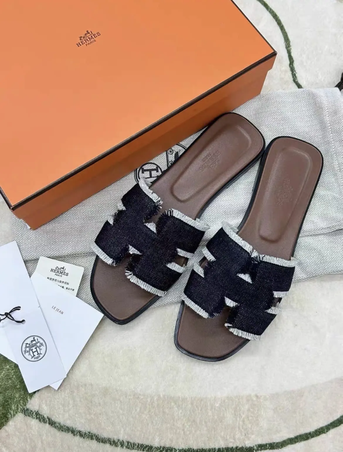 Hermes brut Blue Denim Oran sandals with Fringes Vibrant Sandals