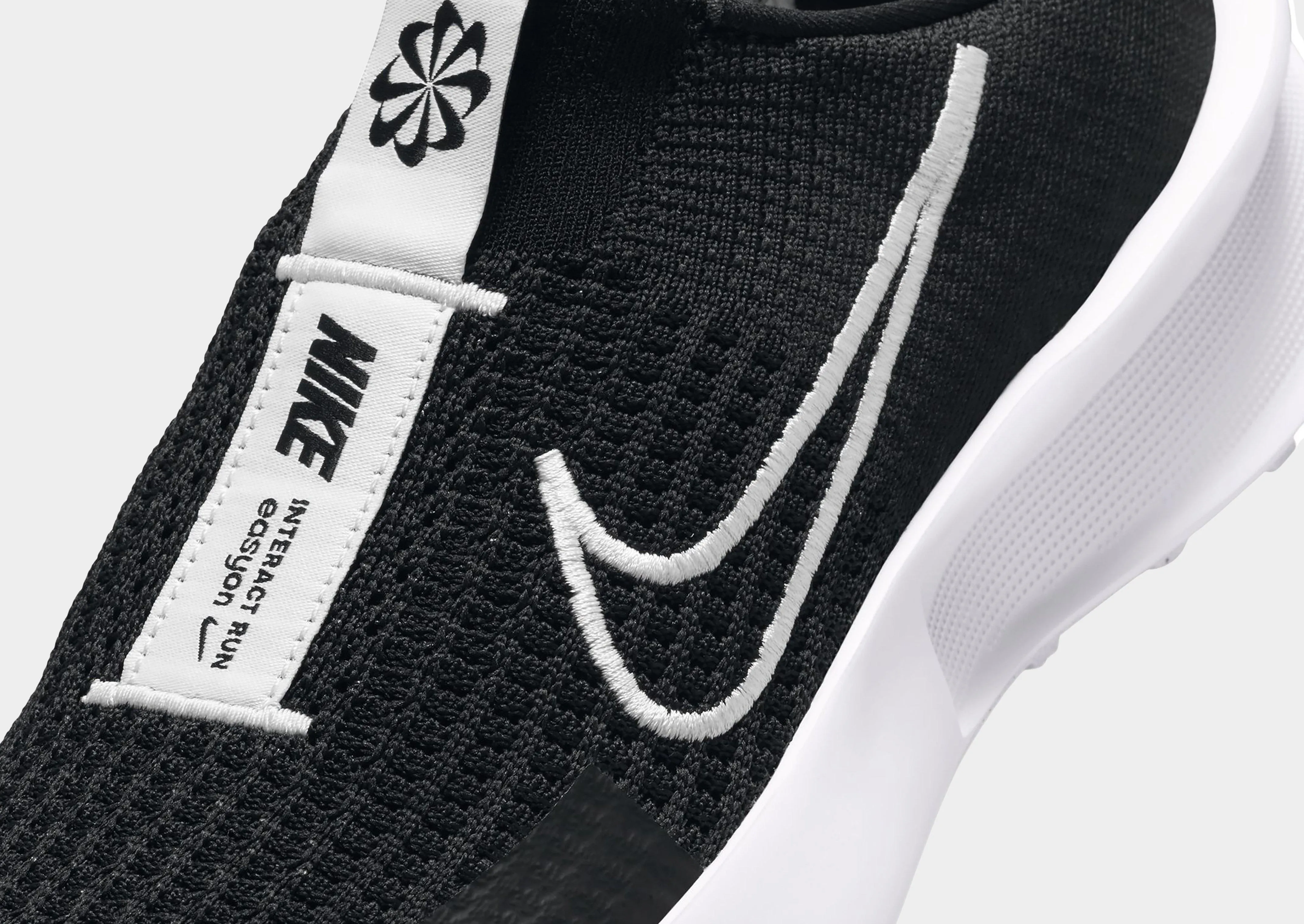 Interact Run EasyOn Women's Moisture wicking