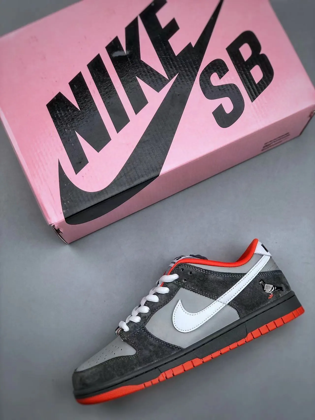 Jeff Staple x Dunk Low Pro SB 'Pigeon' Upgraded wear