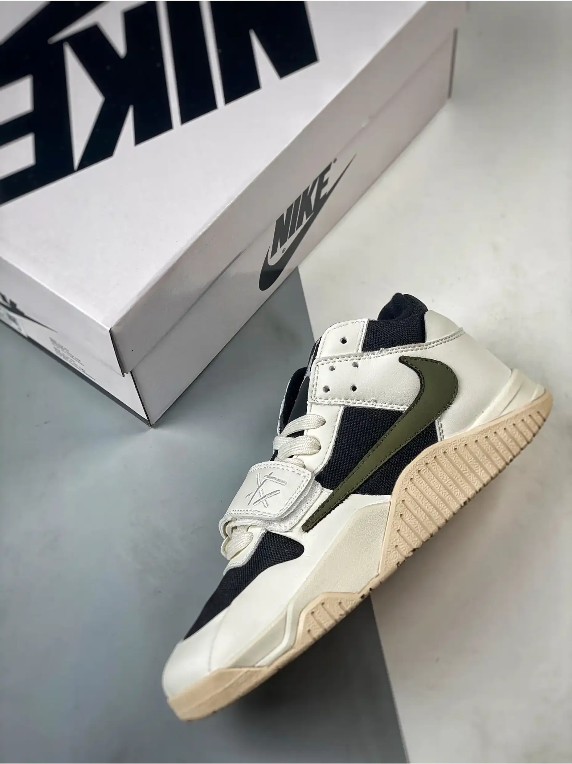 Jumpman Jack Travis Scott Cut The Check Olive Travel Ready Comfort