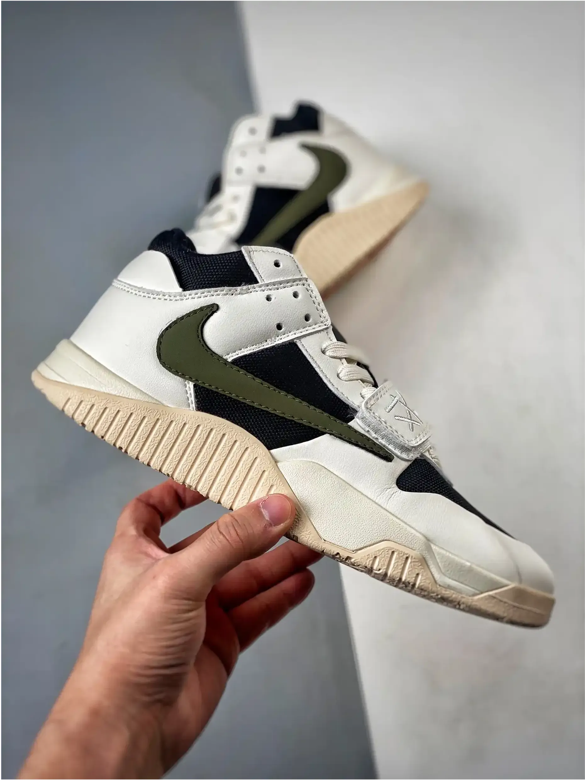 Jumpman Jack Travis Scott Cut The Check Olive Travel Ready Comfort