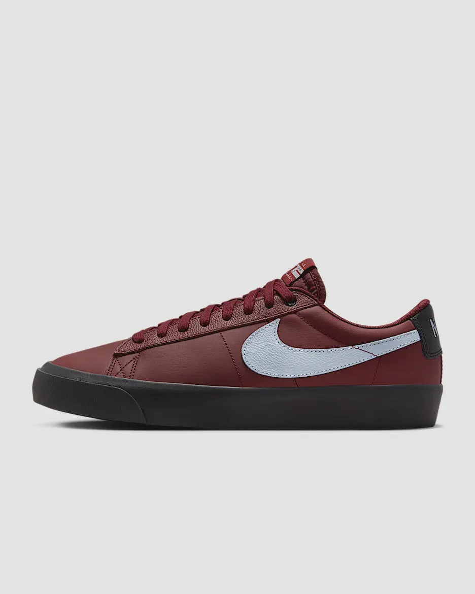 Layered cushioning Nike SB Zoom Blazer Low Pro GT Shoe - Dark Team Red/Armory Blue