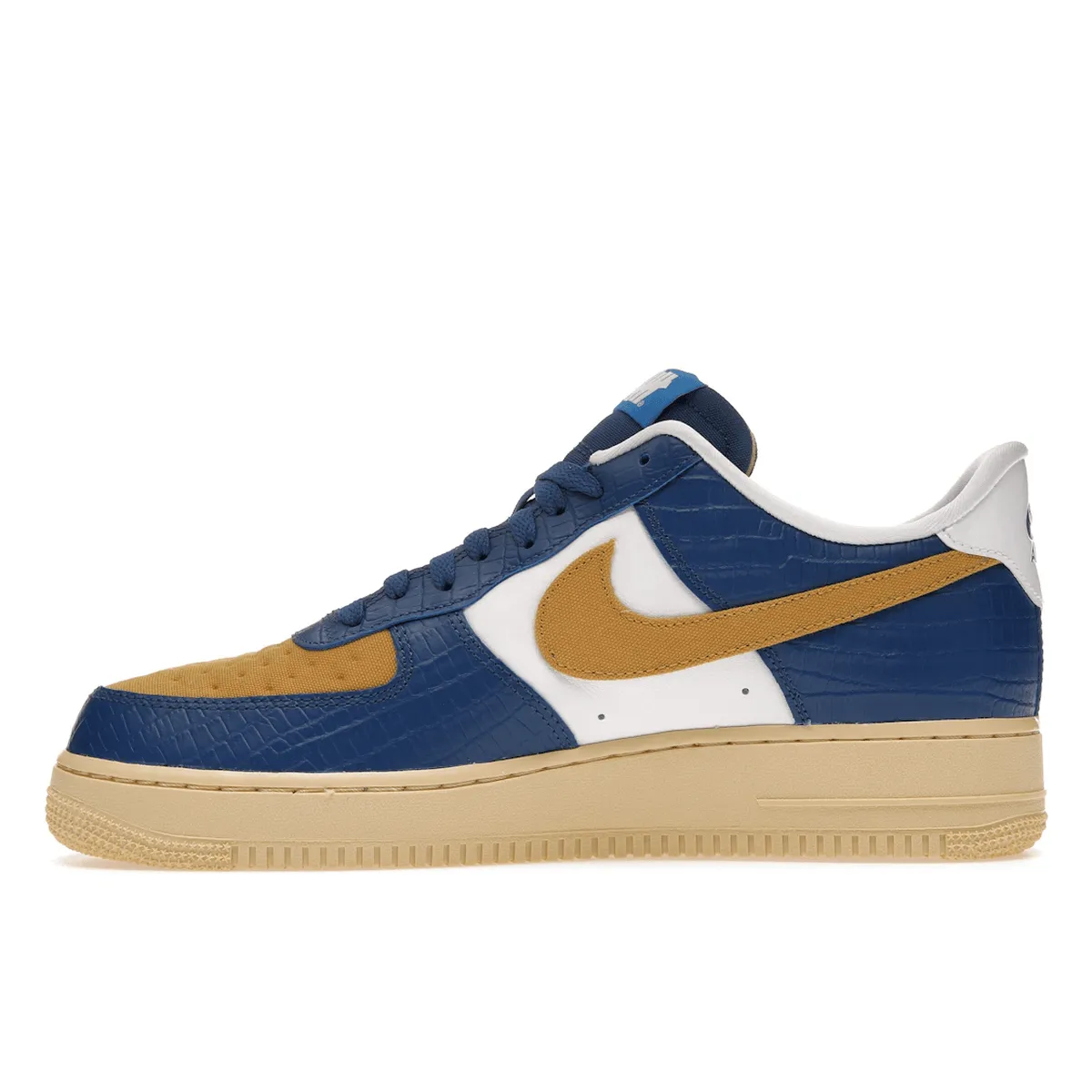 Layered Edge Air Force 1 X Undefeated 5 On It Dunks vs AF1