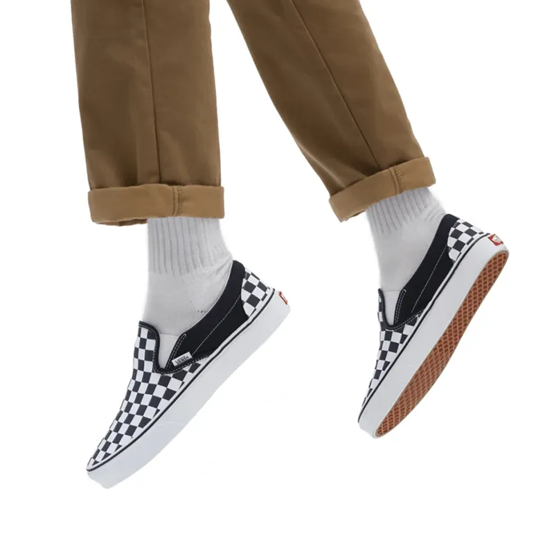 Lifestyle-Fit Vans Classic Slip-On Unisex Sneaker Checkerboard Parisian Night/True White
