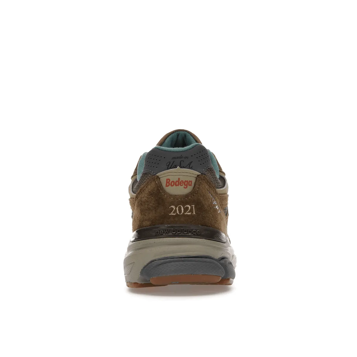 Light Build New Balance 990v3 MiUSA Bodega Here To Stay