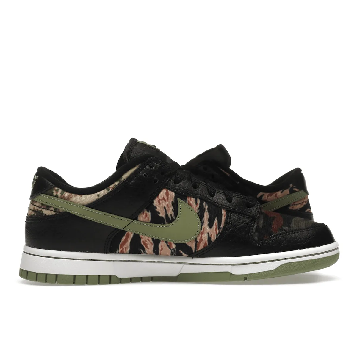 Light cushion Nike Dunk Low Crazy Camo