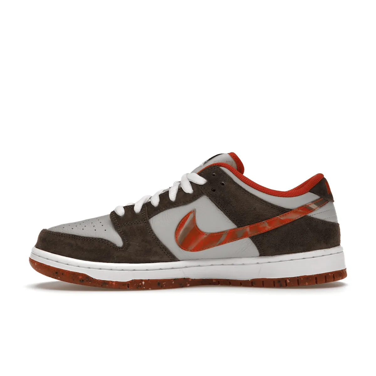 Light Step-In Nike SB Dunk Low Crushed D.C.