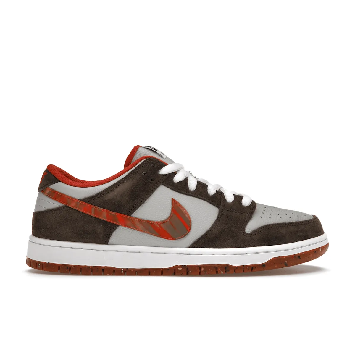 Light Step-In Nike SB Dunk Low Crushed D.C.