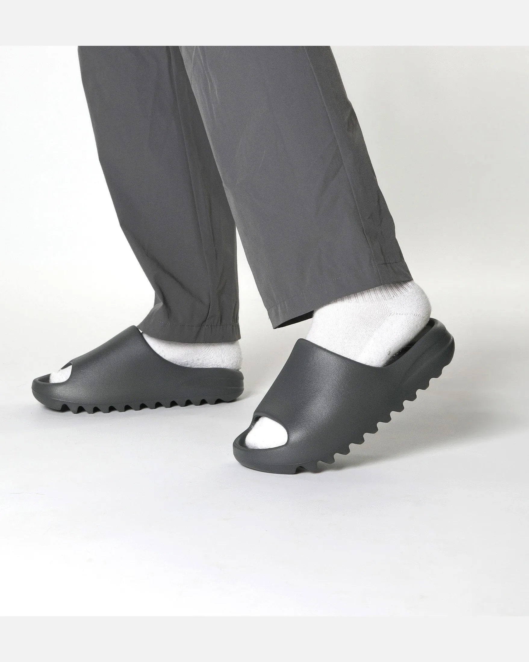Lightweight Performance Gear Option Mechanism Yeezy Slide Slate Grey
