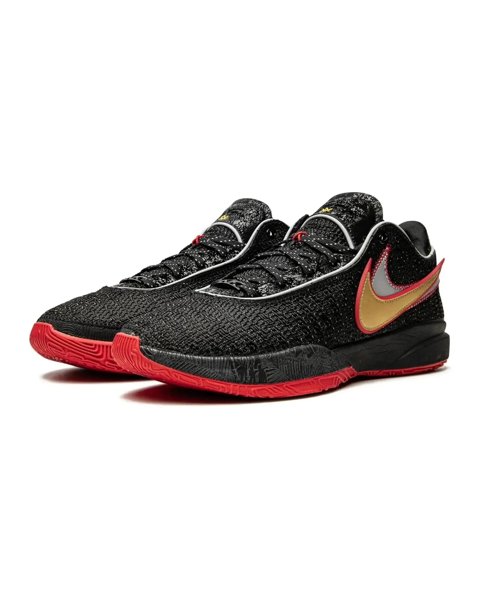 lightweight upper shoes Nike LeBron 20 Miami Heat