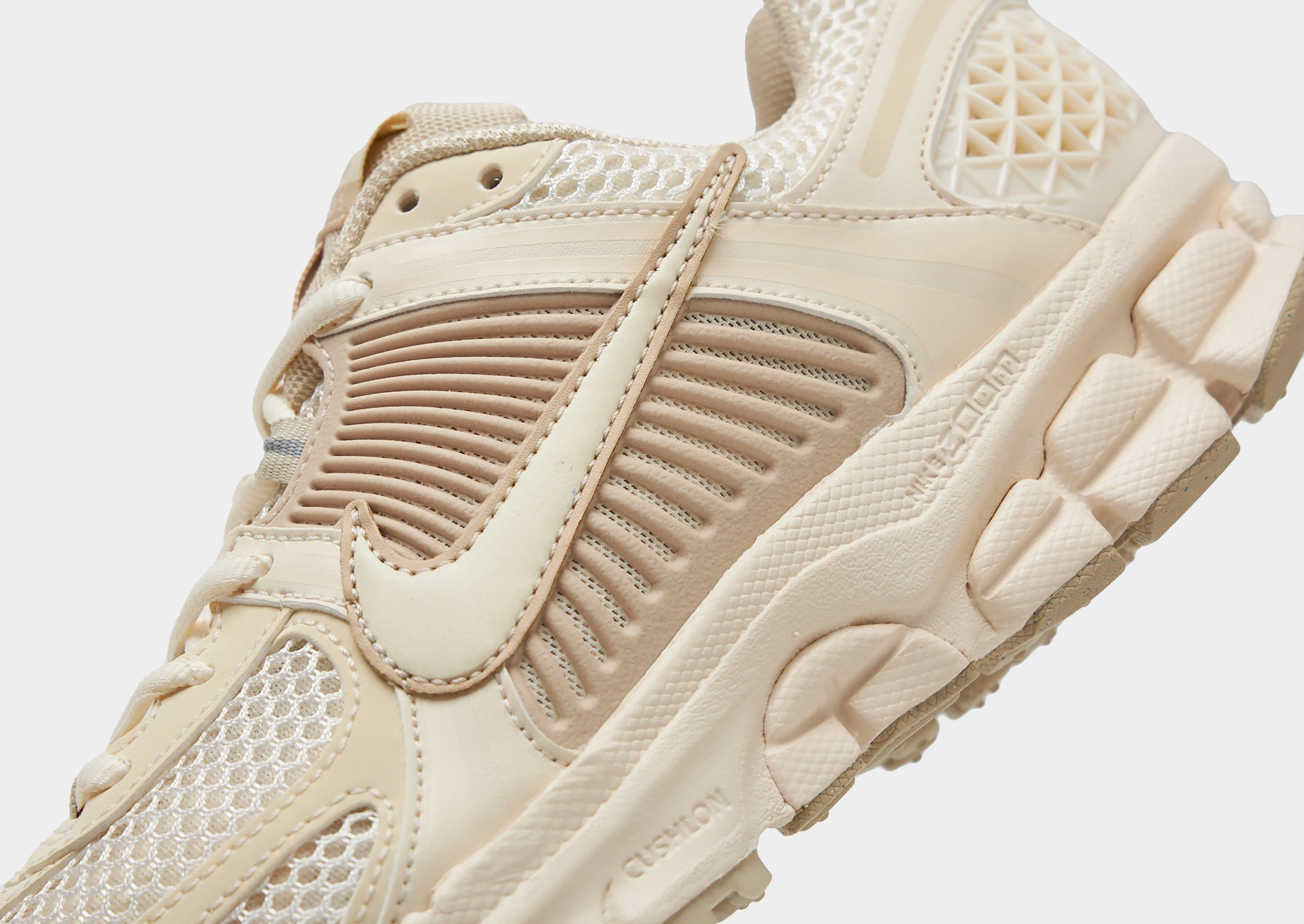 Lock-Fit Zoom Vomero 5 Women's