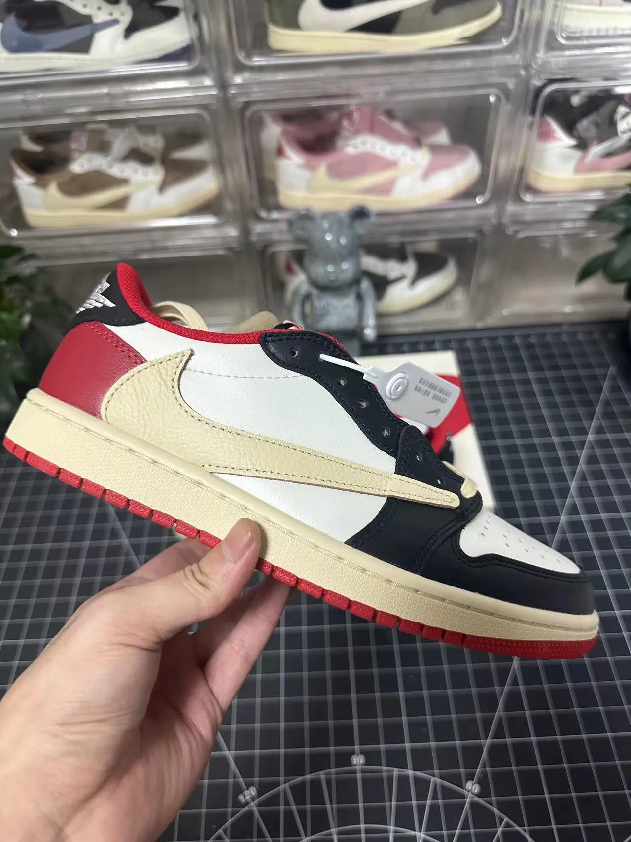 Max Energy AJ1 Low Travis Scott Chicago
