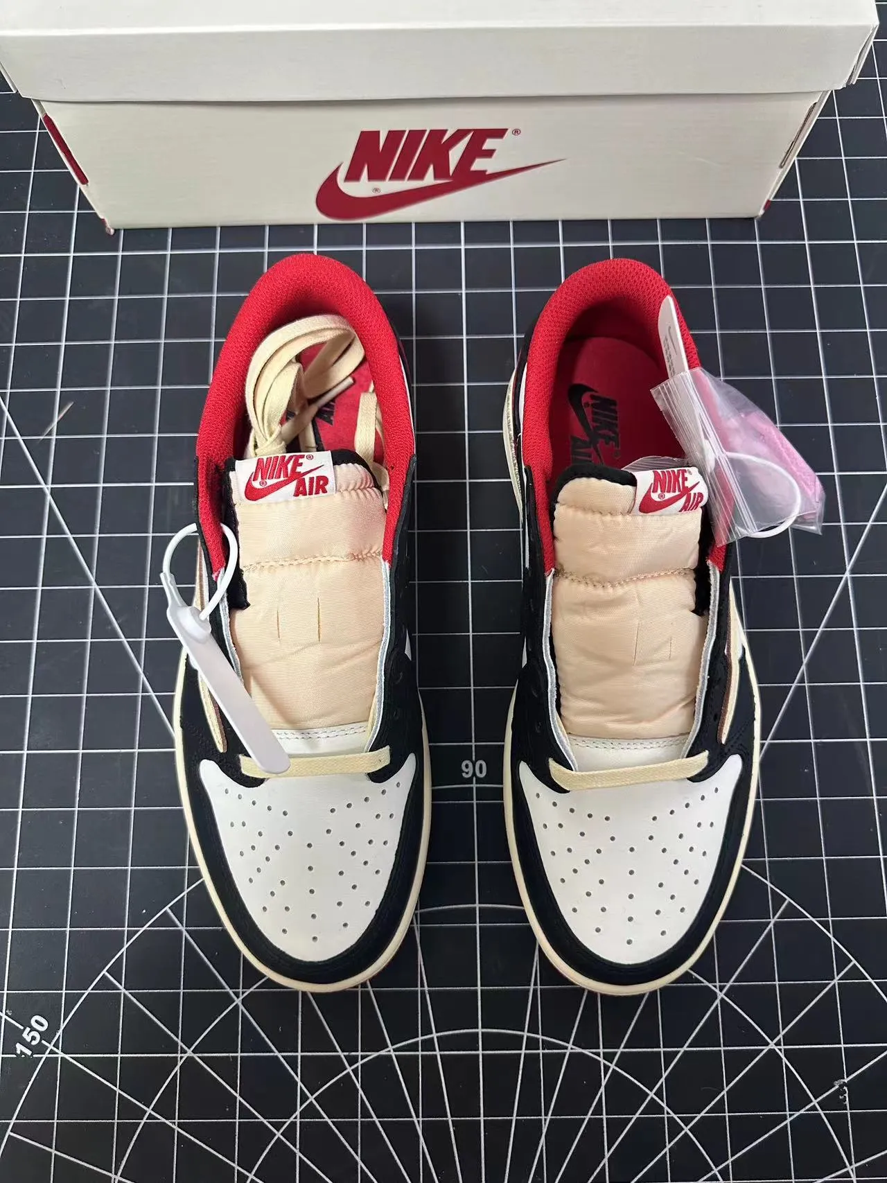 Max Energy AJ1 Low Travis Scott Chicago