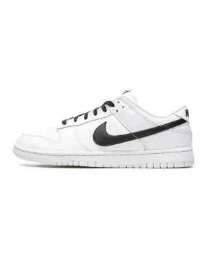 Nike Dunk Low Reverse Panda Heat Step