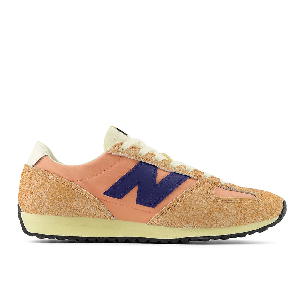Moisture wicking New Balance 471 "Peach Nectar"