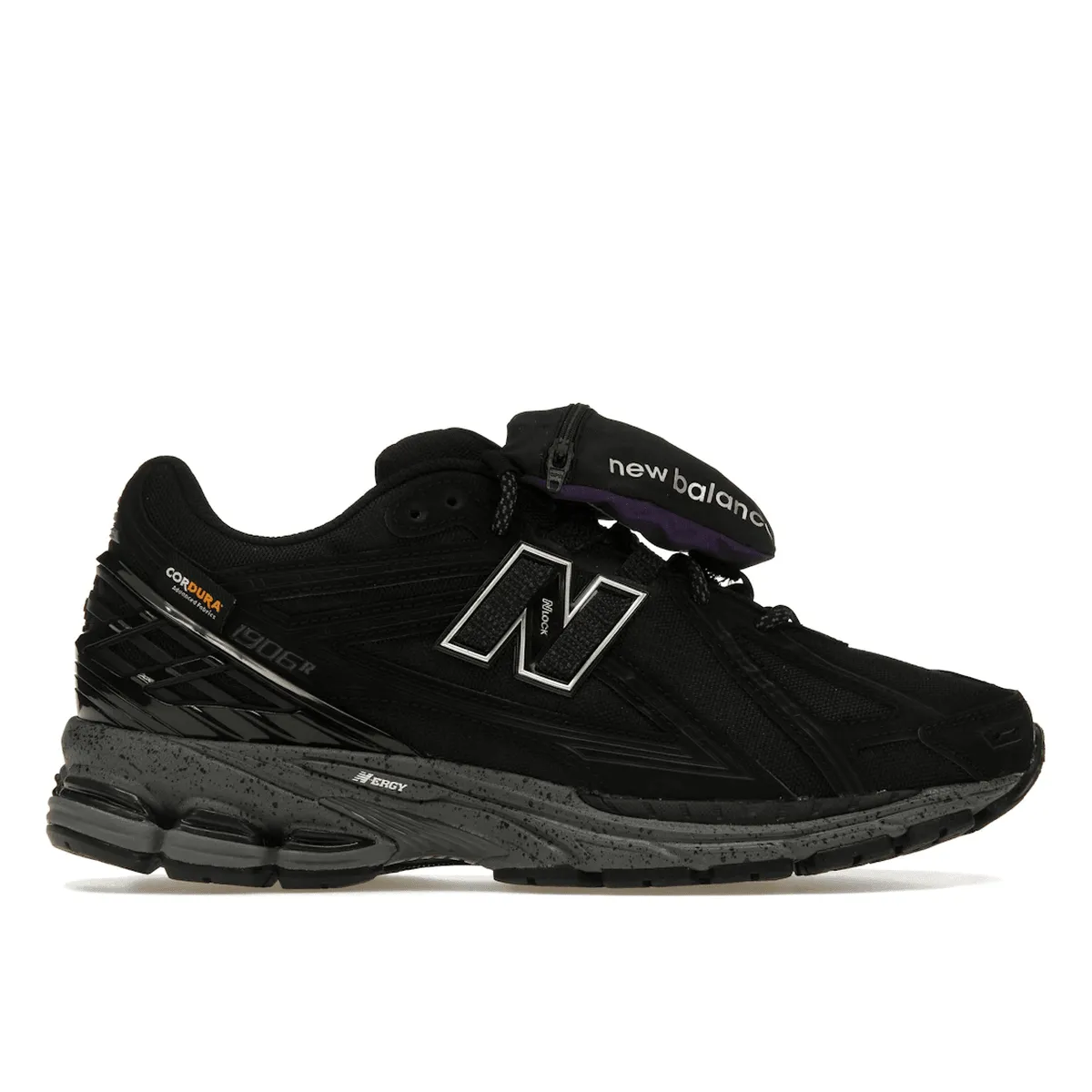 New Balance 1906R Cordura Pocket Black running in dry weather