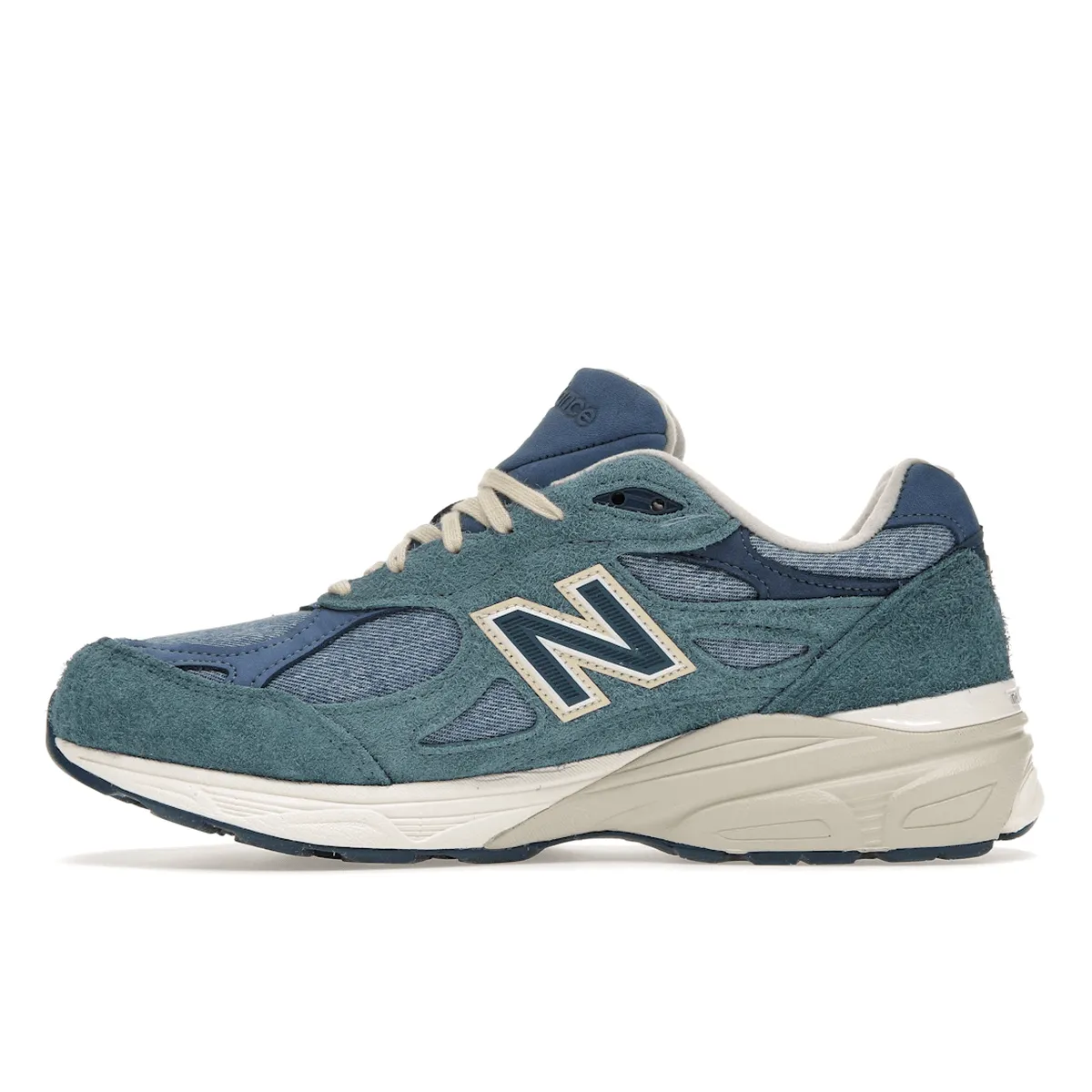 New Balance 990v3 MiUSA Levi's Denim Wide passage area