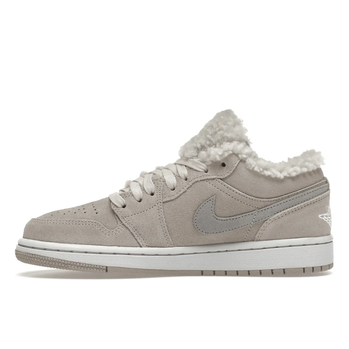 Nike Air Jordan 1 Low SE Sherpa Fleece Supportive touch