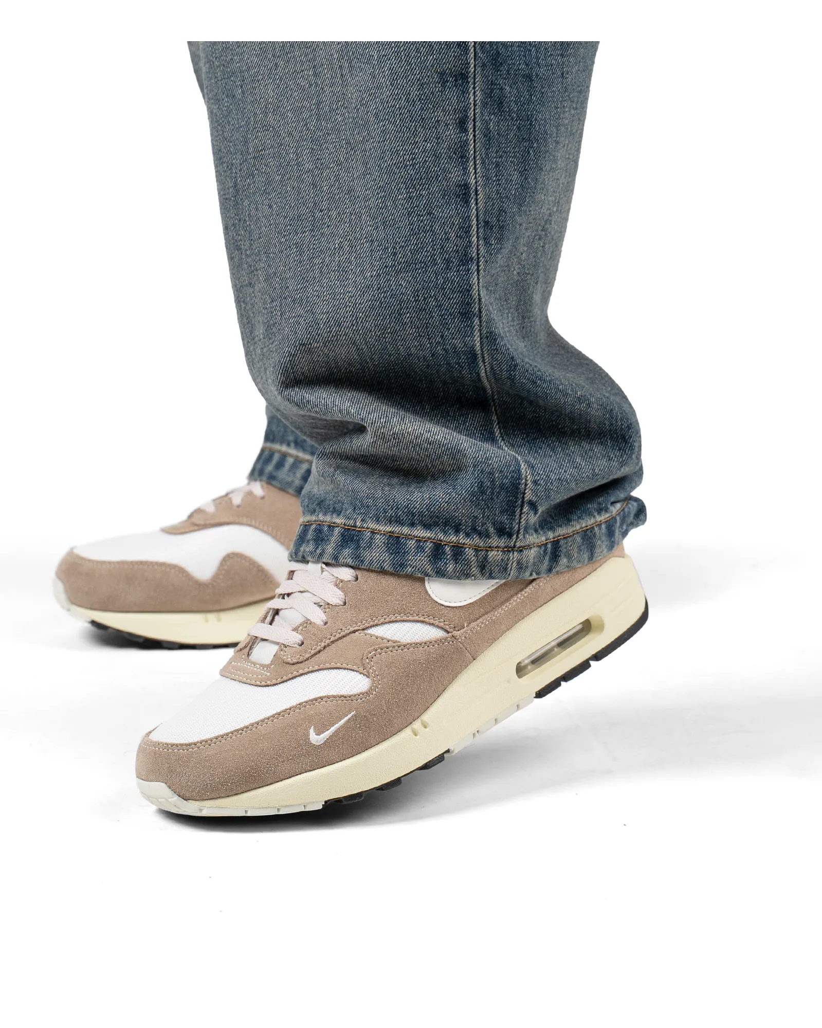 Nike Air Max 1 SE Hangul Day Enhanced Supportiveness Features