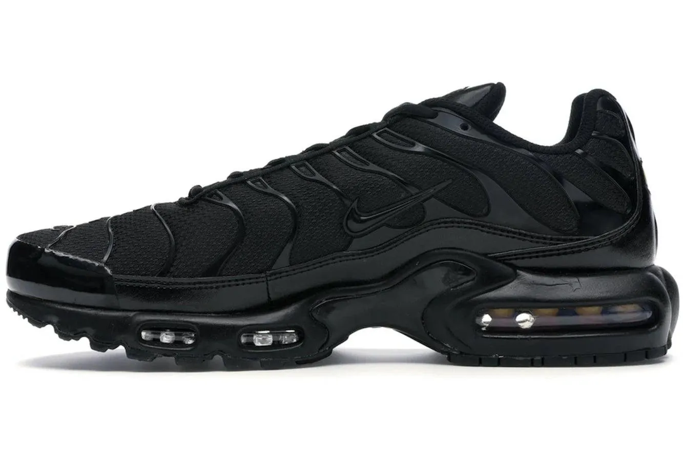 Nike Air Max Plus Triple Black Water - resistant coating