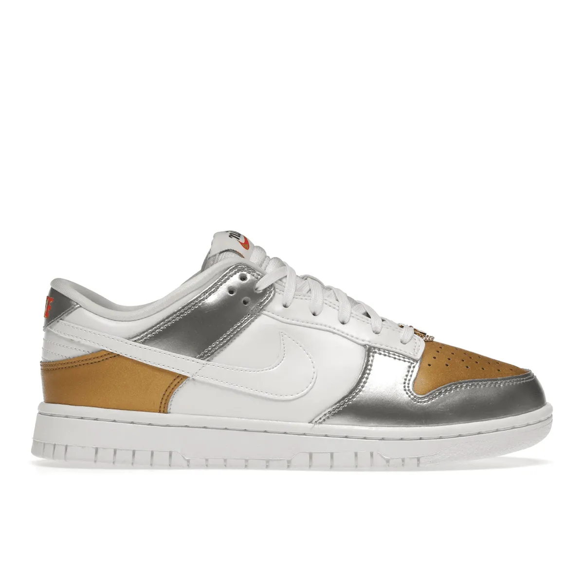 Nike Dunk Low Heirloom Campus Hike