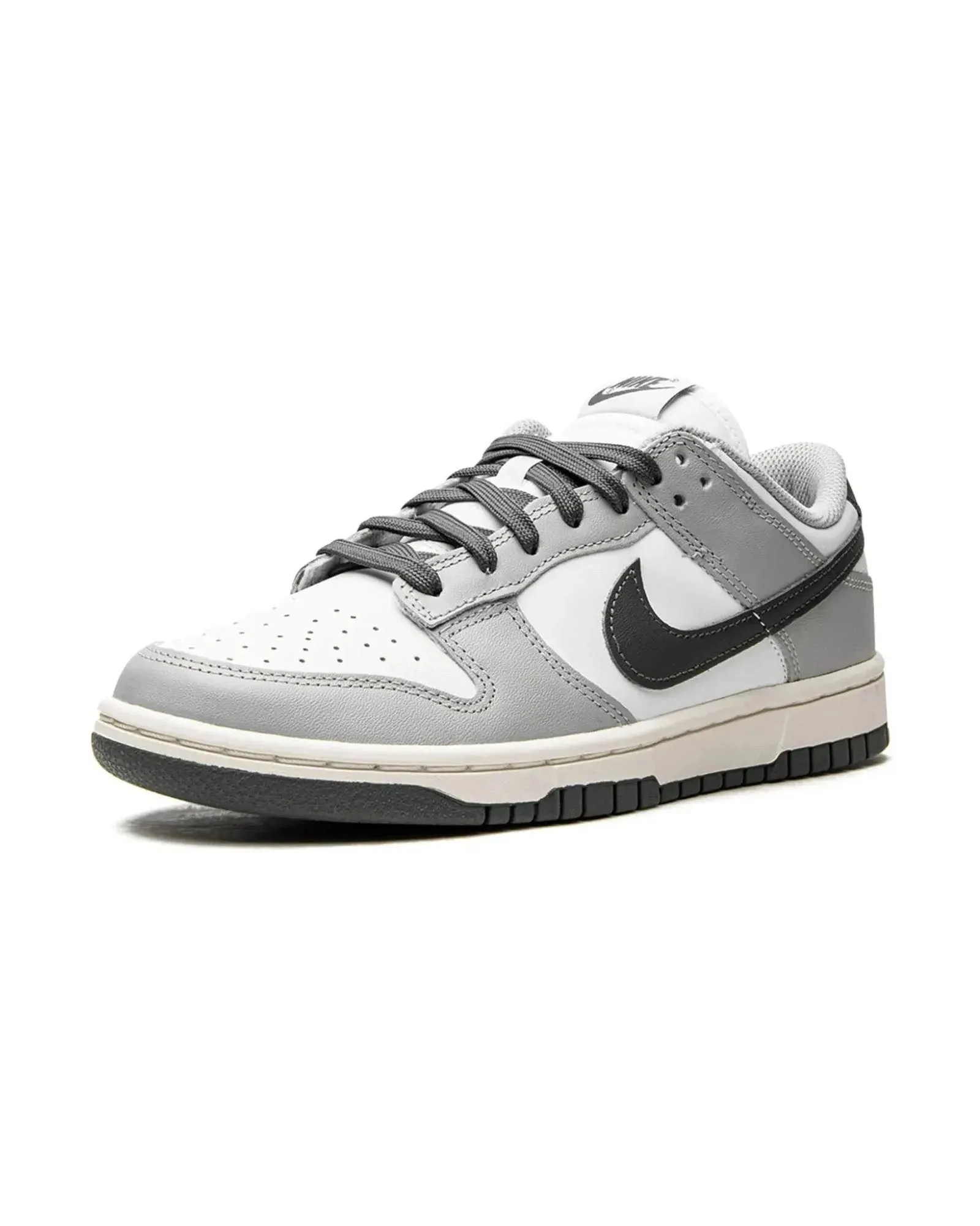 Nike Dunk Low Light Smoke Grey Easy Glide Step