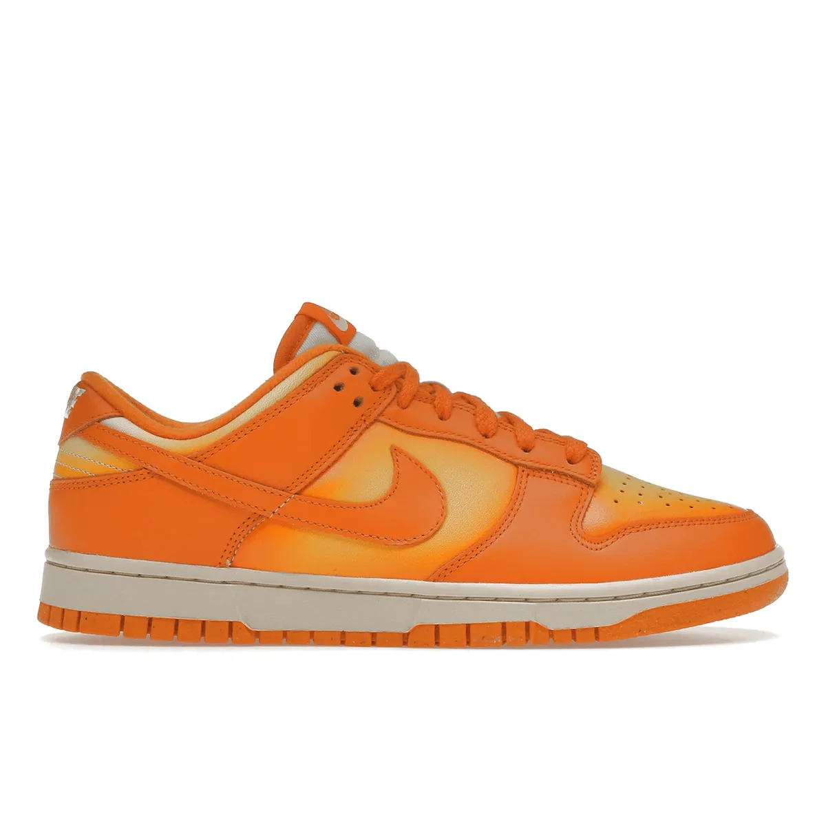 Nike Dunk Low Magma Orange Urban Step-On Move