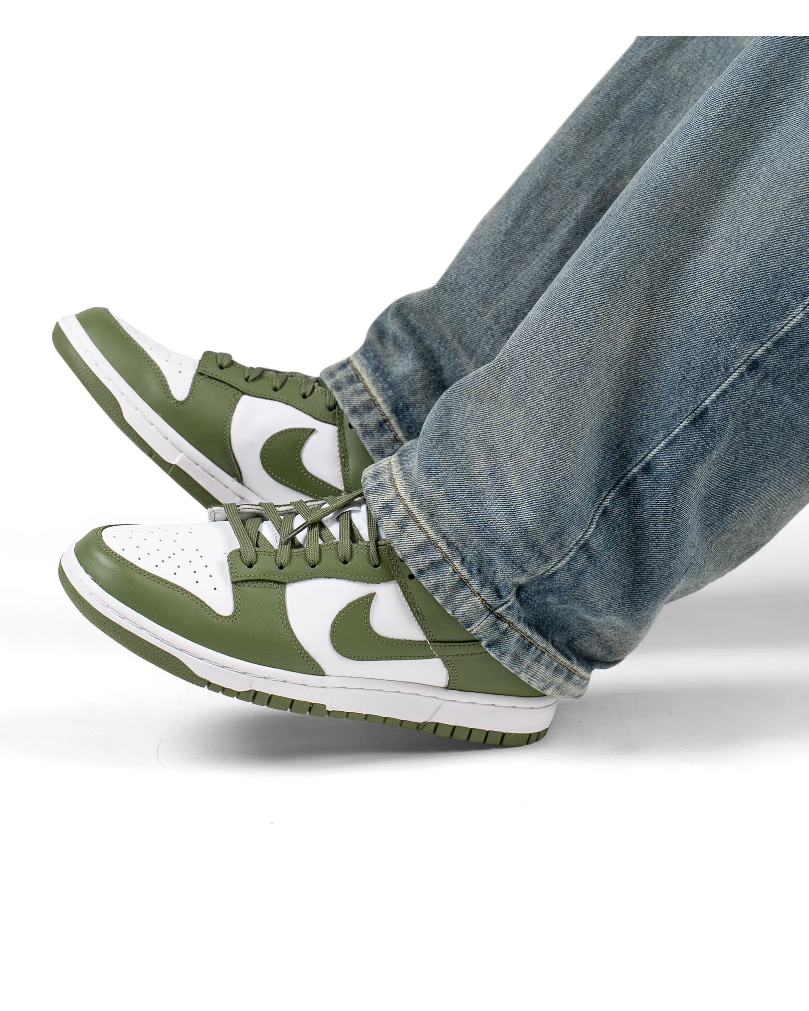 Nike Dunk Low Medium Olive Urban Step Move Glide