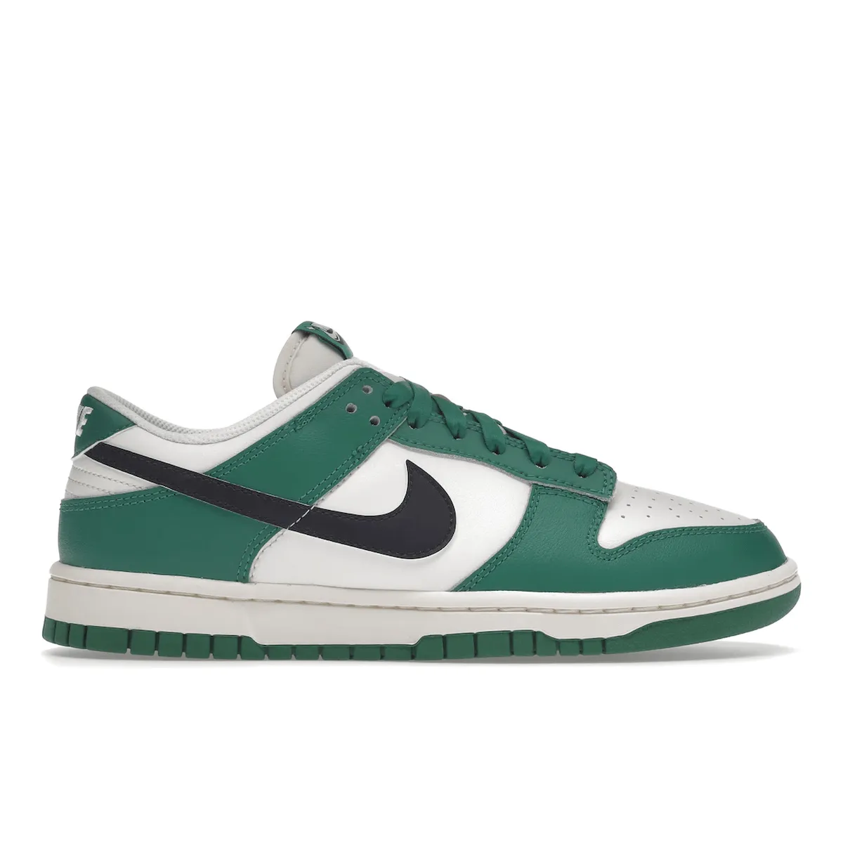 Nike Dunk Low SE Lottery Pack Malachite Green Energy Step Chase Step