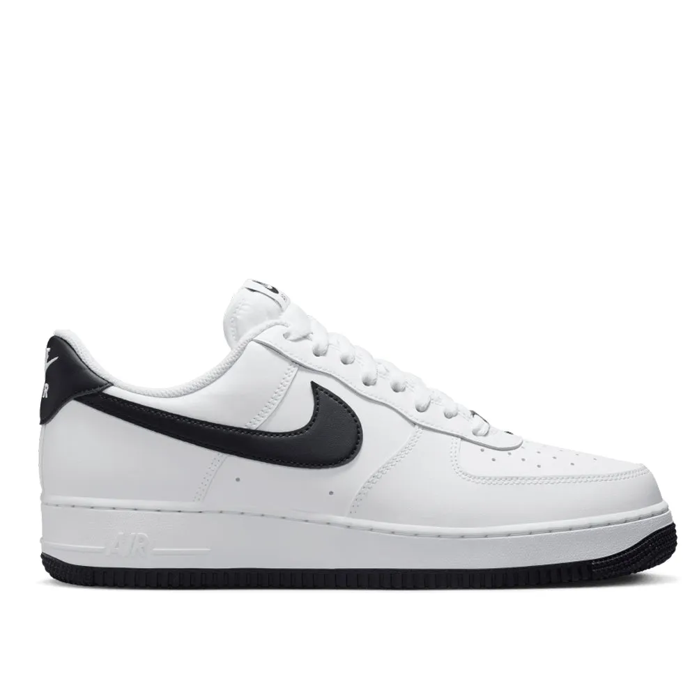 Nike Men's Air Force 1 '07 Shoes Relaxed grip