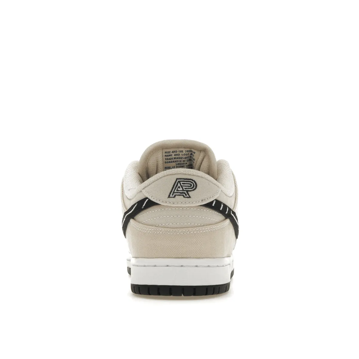 Nike SB Dunk Low Albino & Preto Street Path