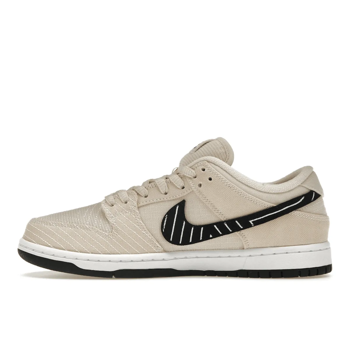 Nike SB Dunk Low Albino & Preto Street Path