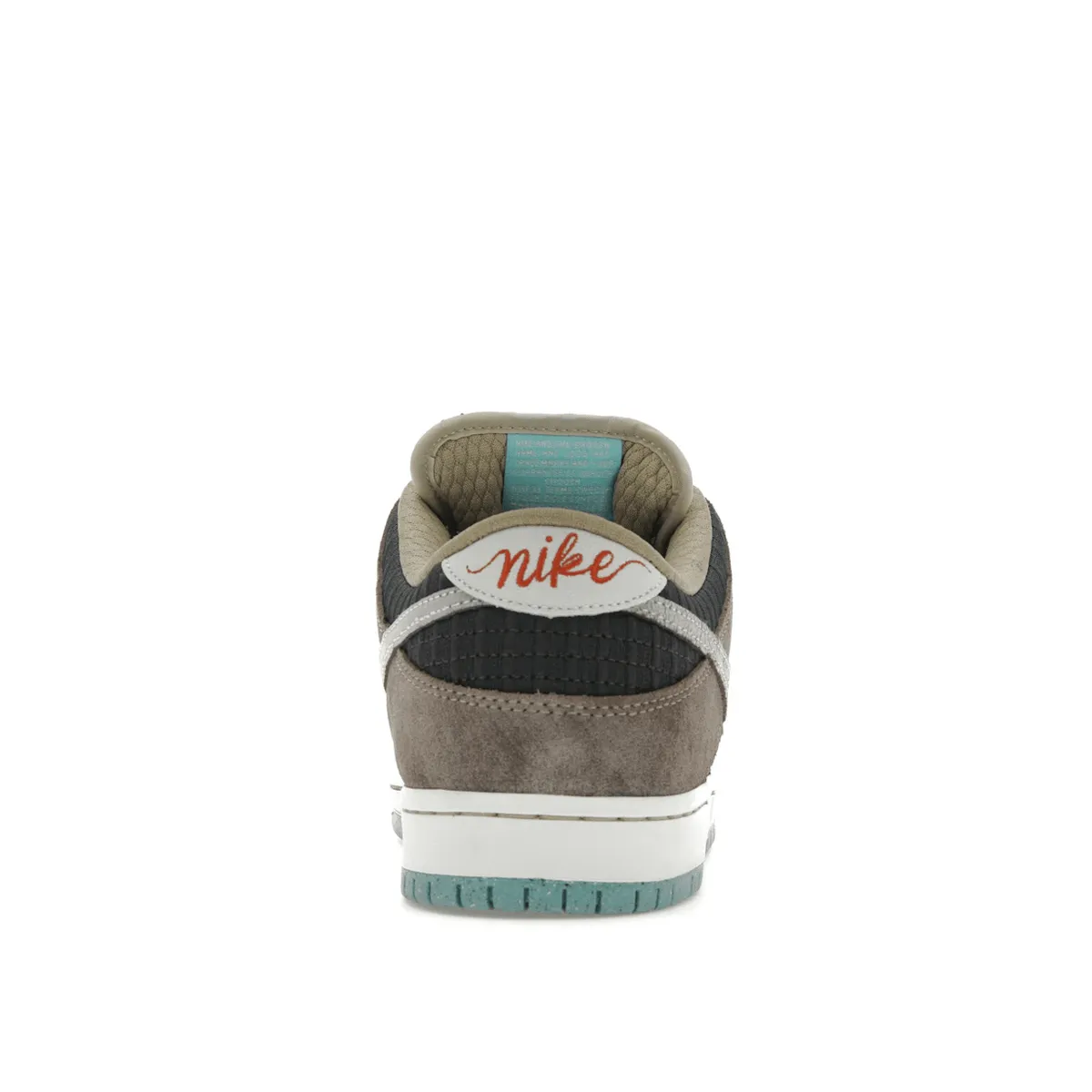 Nike SB Dunk Low Big Money Savings Relaxed Step