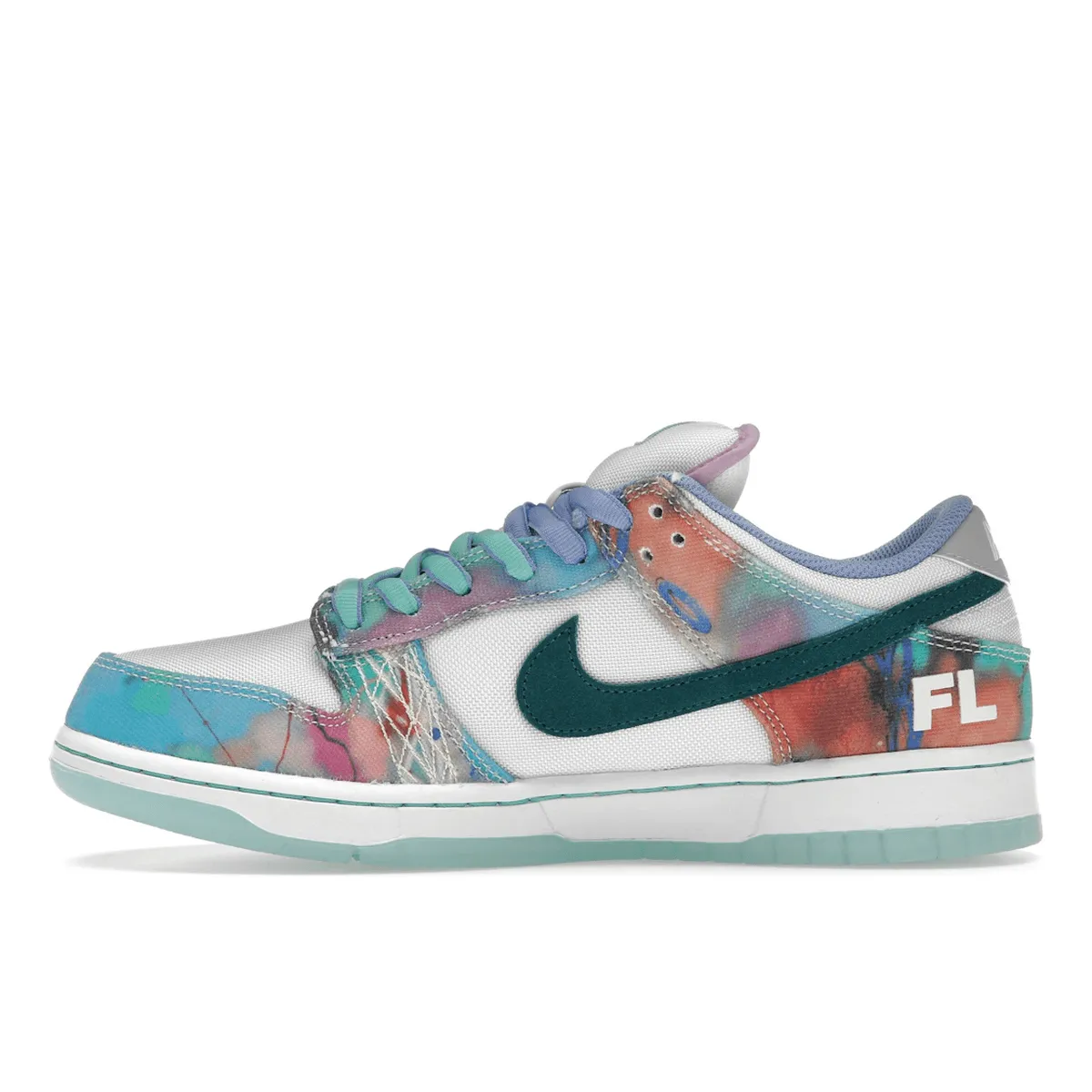 Nike SB Dunk Low Futura Laboratories Bleached Aqua Soft Walk-Step