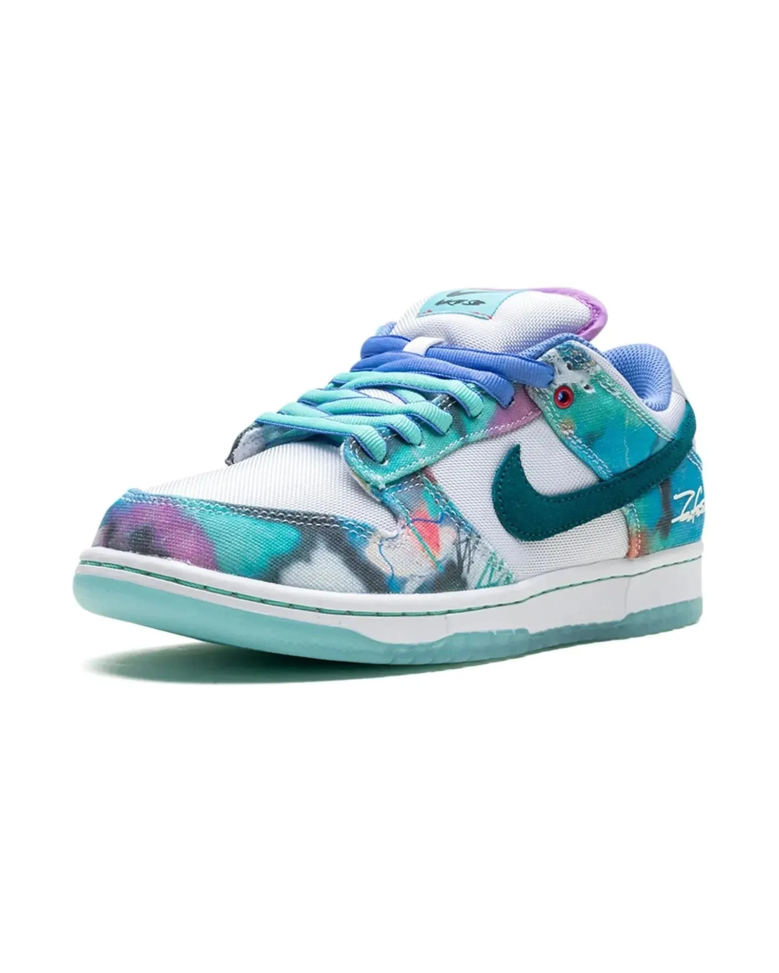 Nike SB Dunk Low Futura Laboratories Bleached Aqua Soft Walk-Step