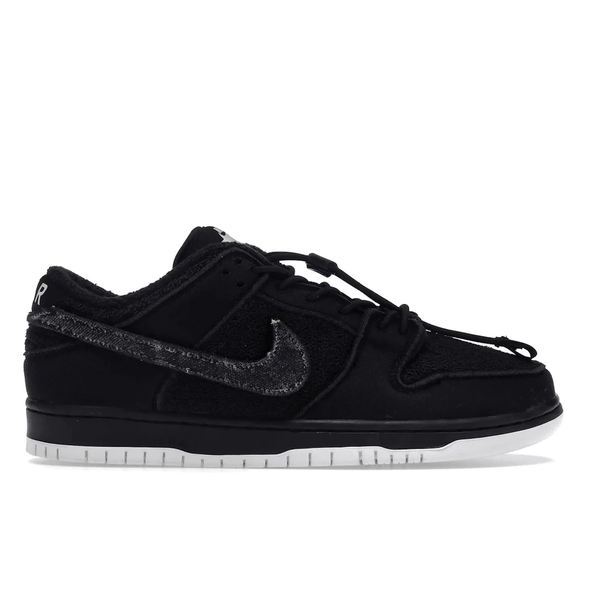 Nike SB Dunk Low Gnarhunters All-Purpose Step