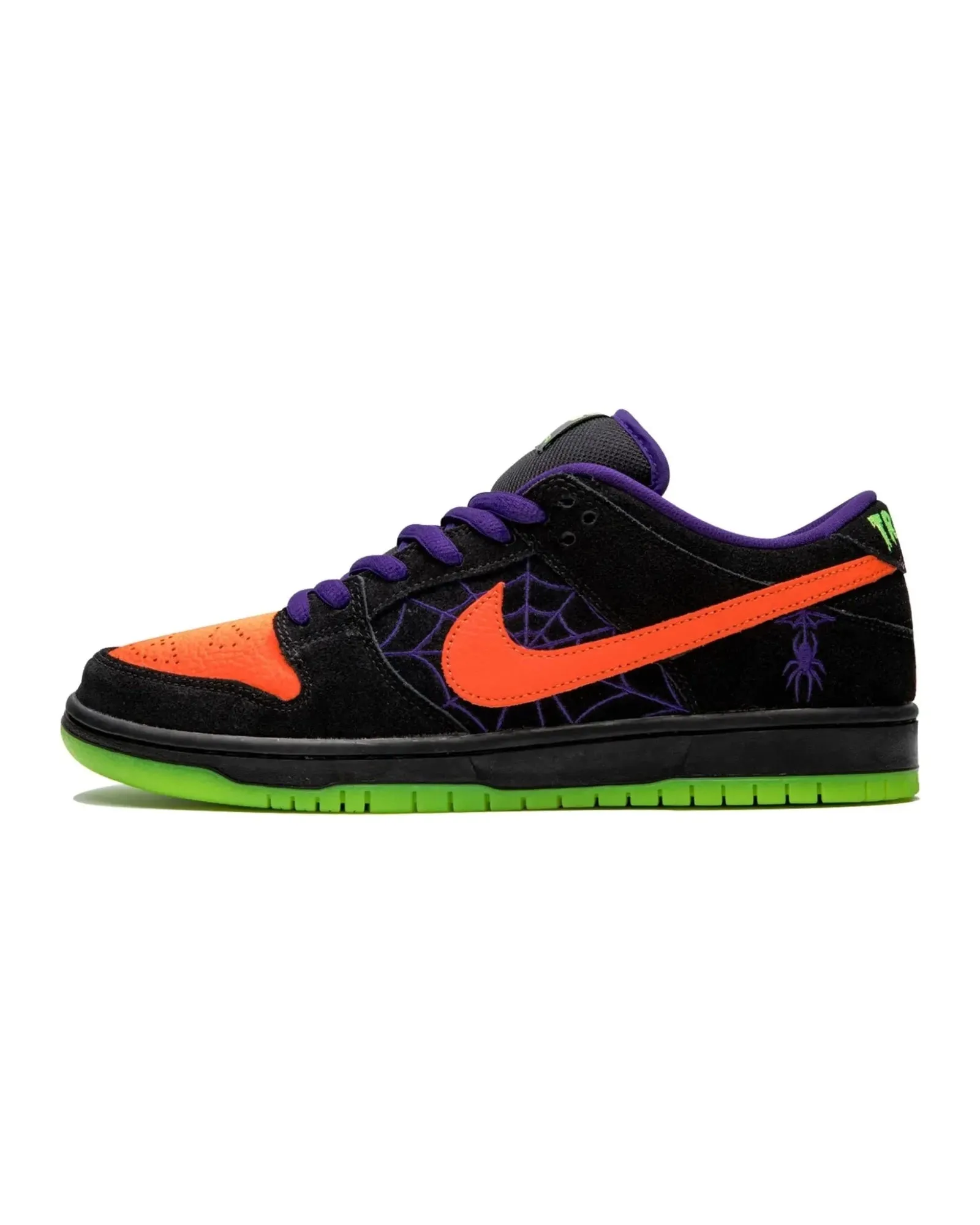 Nike SB Dunk Low Night of Mischief Halloween School Hike