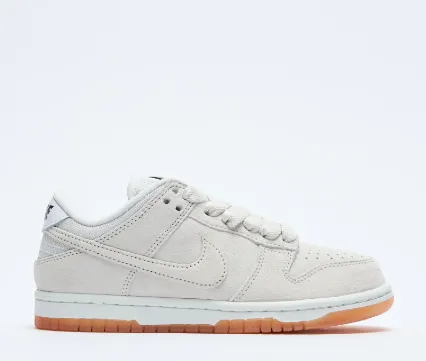 Nike SB Dunk Low Pro B Shoe - Pale Ivory/Summit White Dynamic
