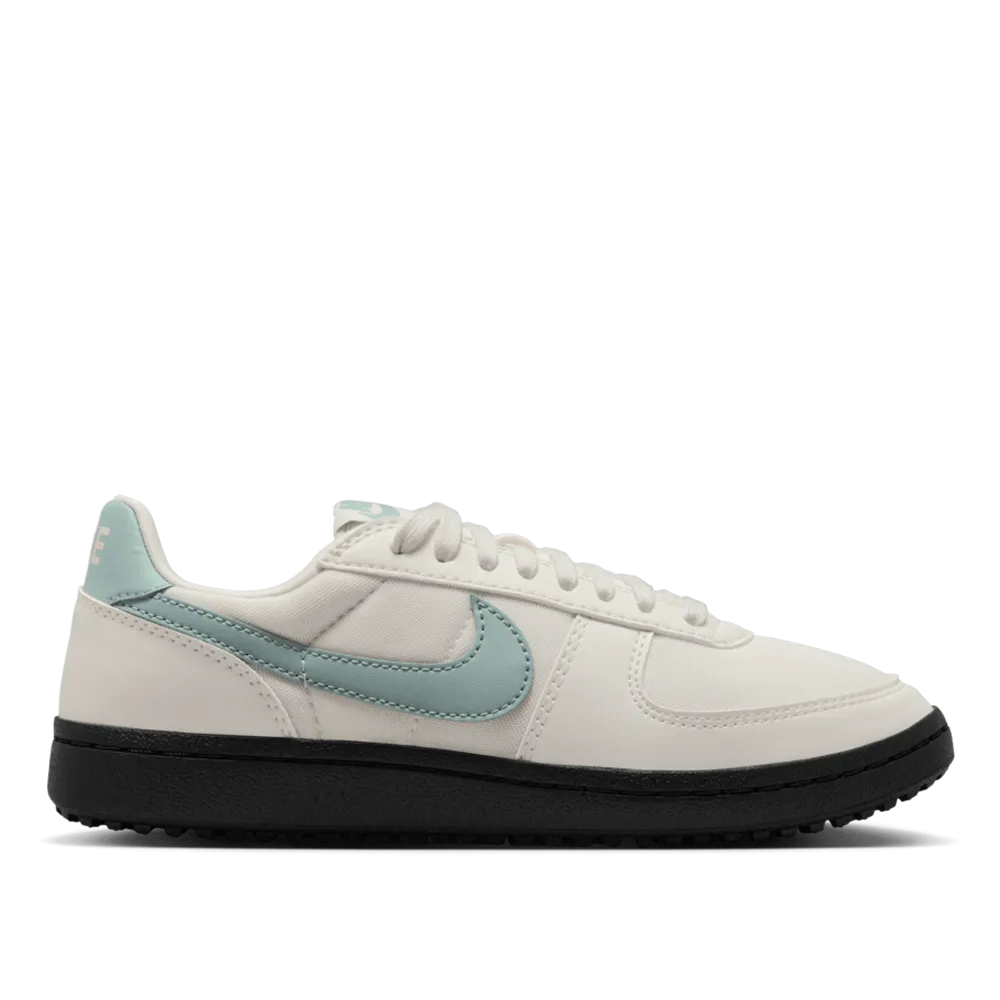 Nike Women's Field General Shoes Foam-Guard