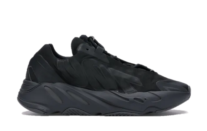 YZY Boost 700 MNVN Triple Black coordination improvement