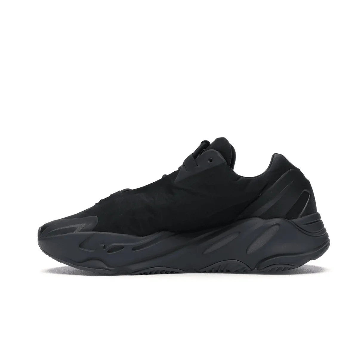 Quick - dart YZY Boost 700 MNVN Triple Black