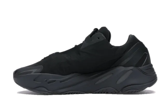 Quick - dart YZY Boost 700 MNVN Triple Black