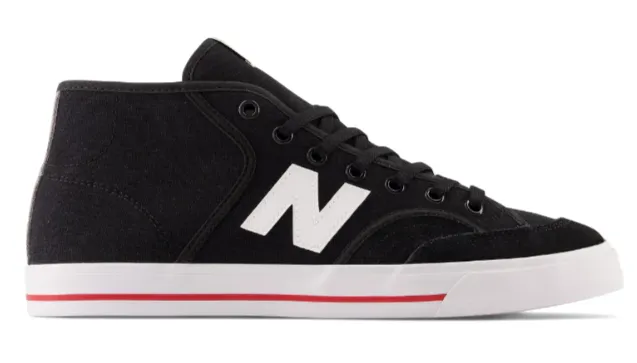 NB Numeric NM 213 - UNT (Black/White) Day Long Sleek Shape