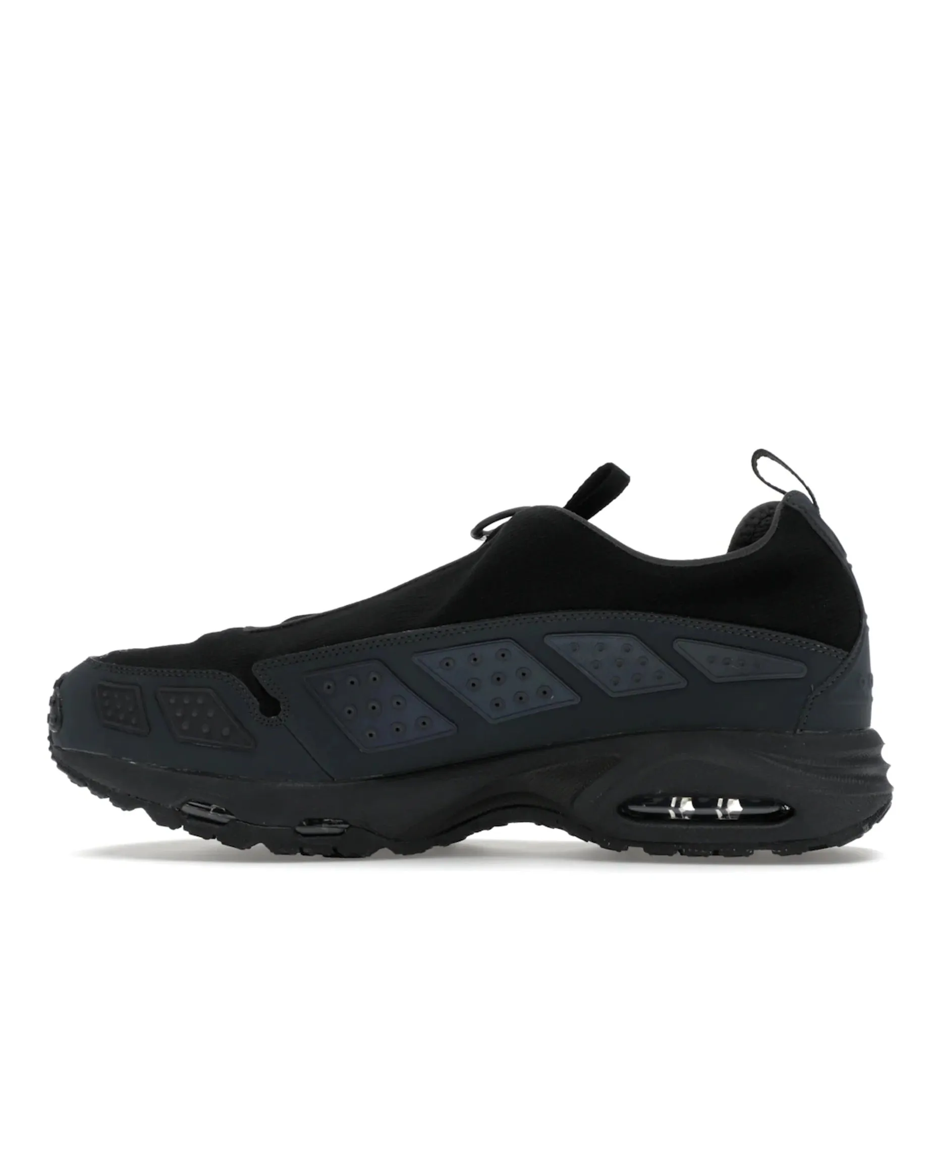 Road - Appropriate Feature Set Nike Air Max Sunder Gore-Tex Black Smoke Grey