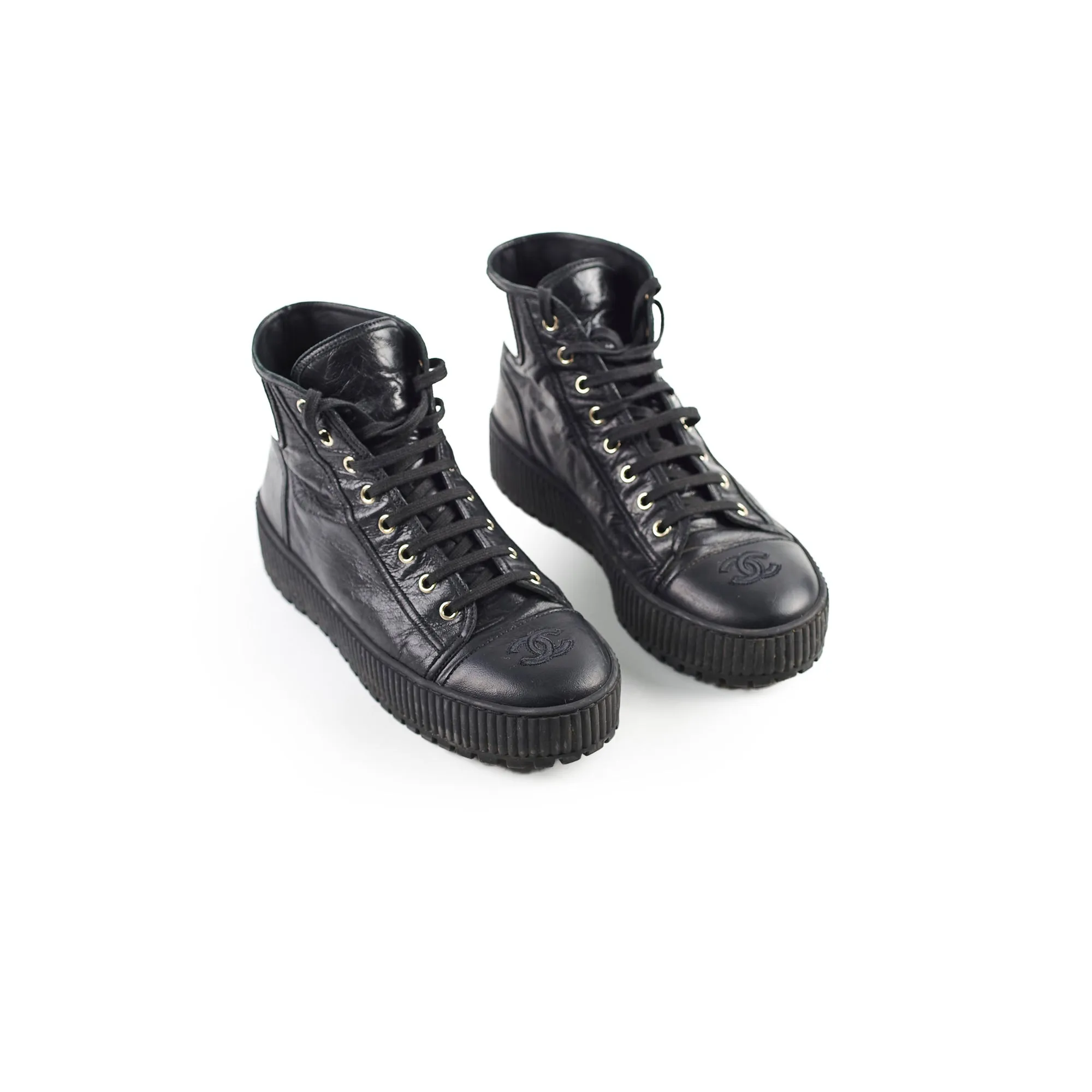 Rugged Comfort Chanel Calfskin Cap Toe Lace Up Boots Black Size 40.5C