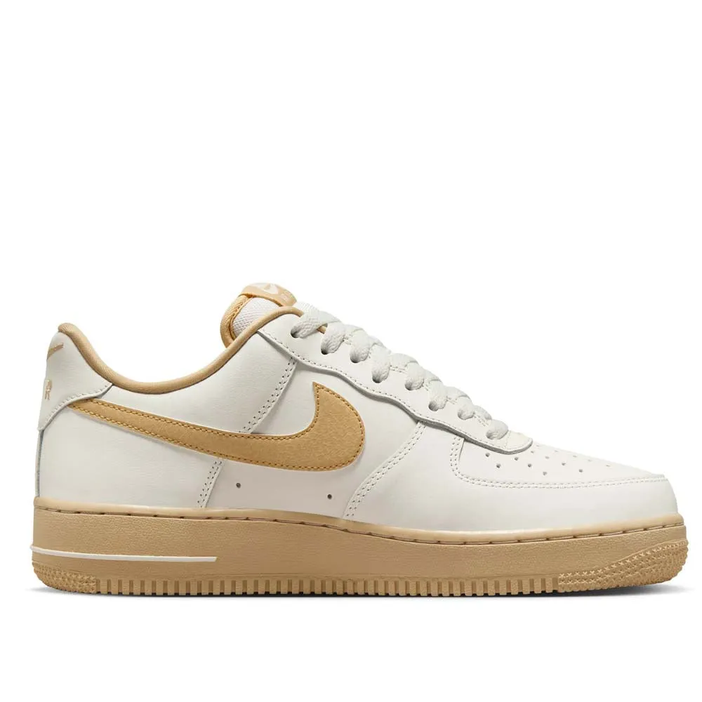 Sand-Step Nike Women's Air Force 1 07 Shoes