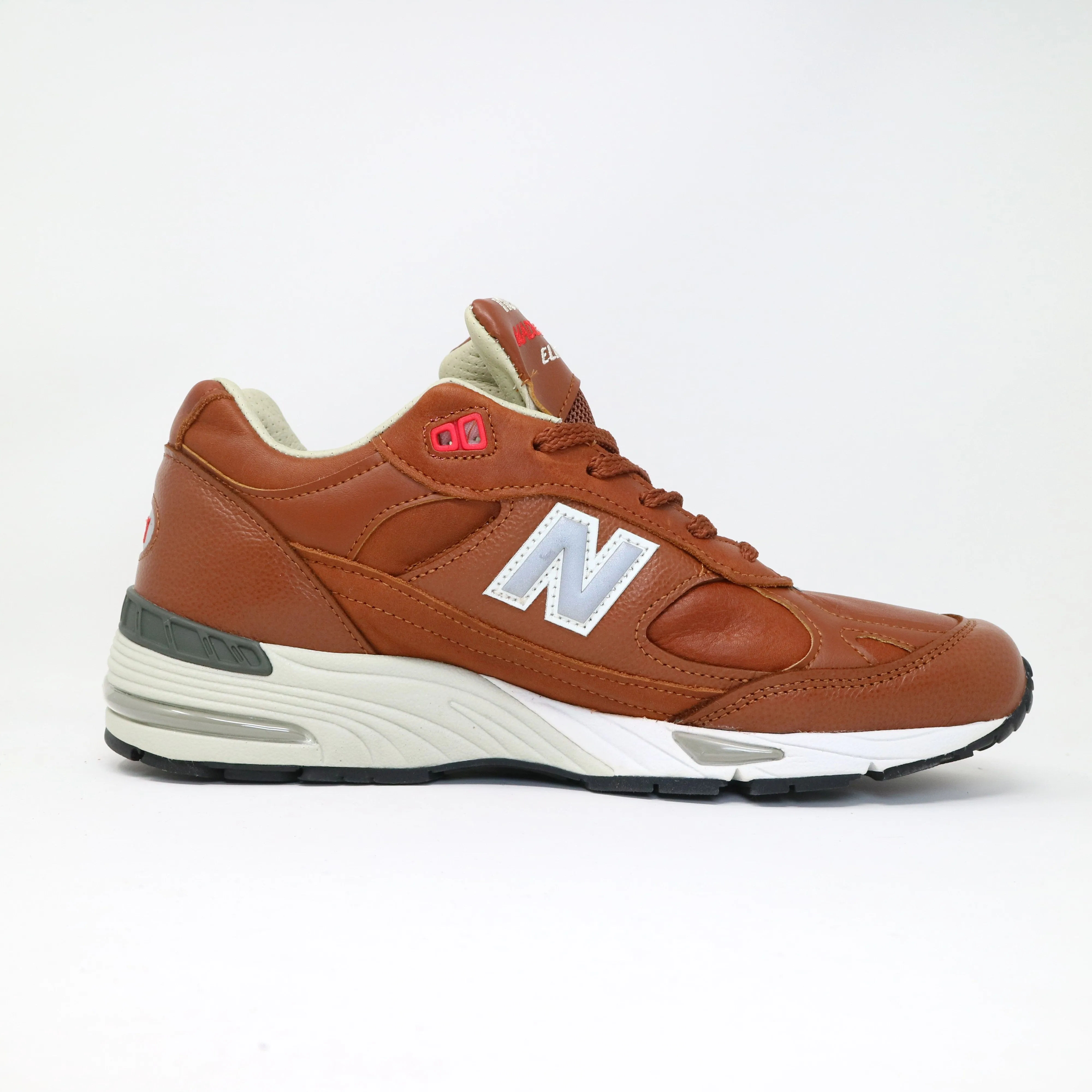 Shock Resistant Men's New Balance 991 GNB - Brown - M991GNB
