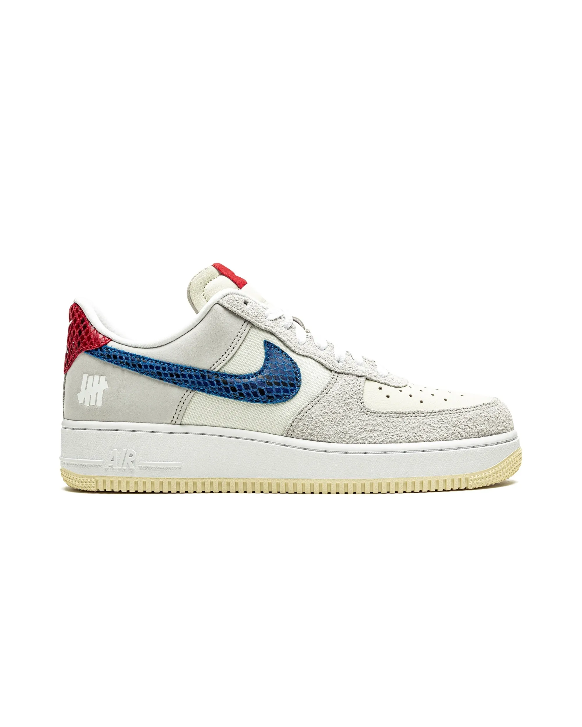 Skater Fit Nike Air Force 1 Low SP Undefeated 5 On It Dunk vs. AF1