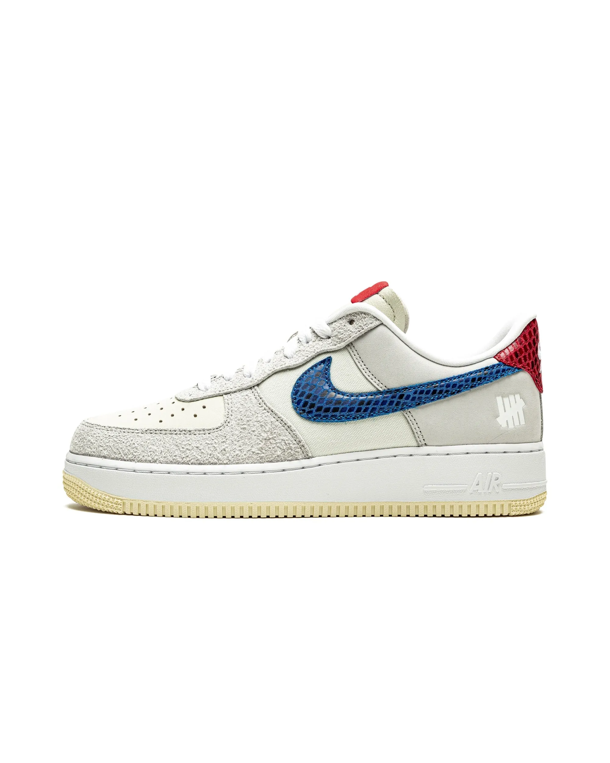 Skater Fit Nike Air Force 1 Low SP Undefeated 5 On It Dunk vs. AF1